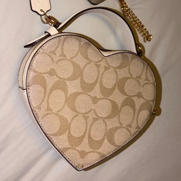 Coach Heart Crossbody Bag + Card Holder Set in Canvas Chalk Signature - Picture 4 of 14
